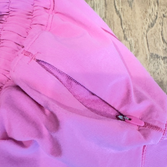 Lululemon Hotty Hot Shorts 2.5" - Picture 5 of 6